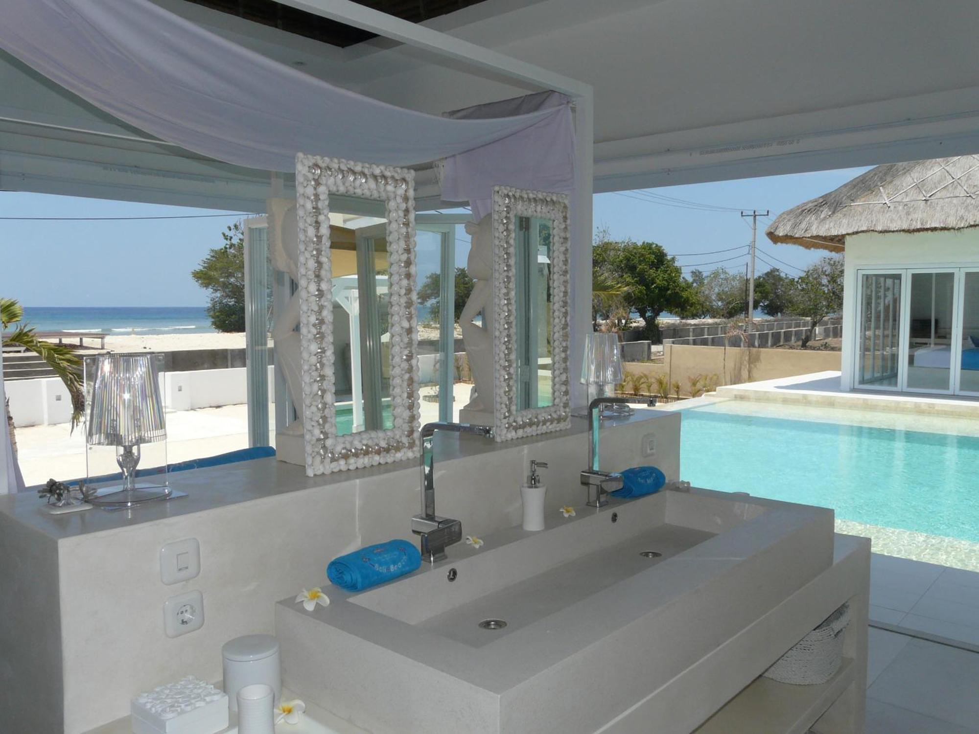 Bungalow Beach Front
