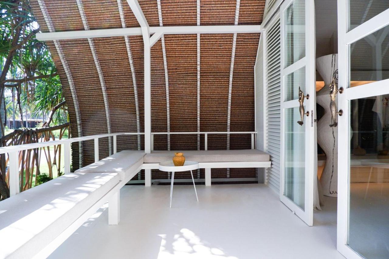 Les Fauves Cabana Room